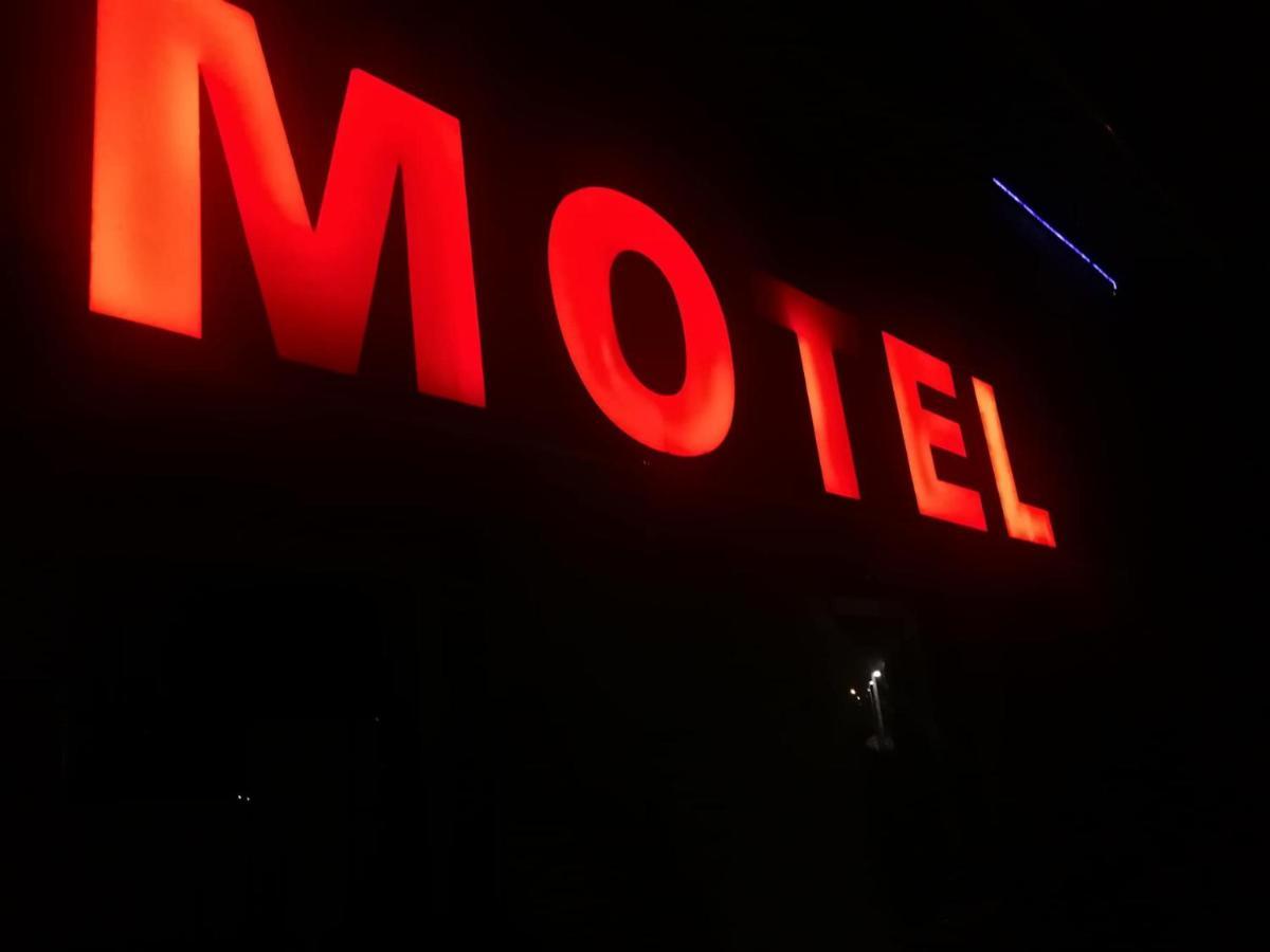 Székesfehérvár Panama Motel المظهر الخارجي الصورة